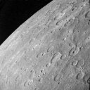 Het oppervlak van Mercurius lijkt op de maan.